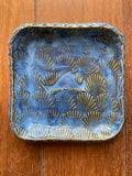 Scallop patterned MV dish